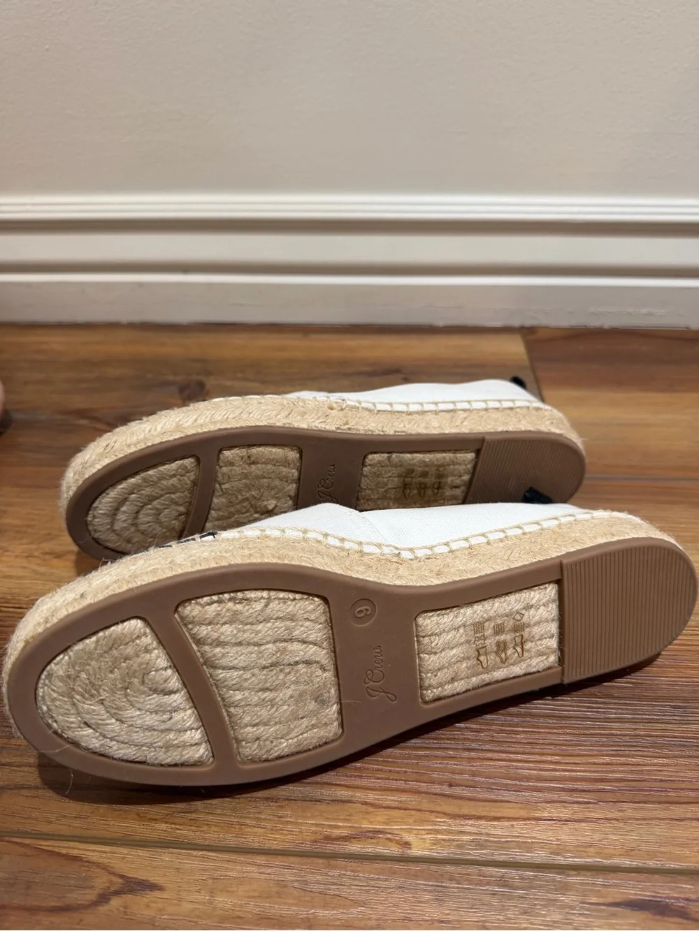 NEW J. Crew White Canvas Espadrilles with leather Black Toe Cap Size 9